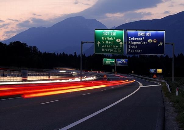 Neue Zoll- und Verkehrsbestimmungen im Ausland. Foto: DARS.si